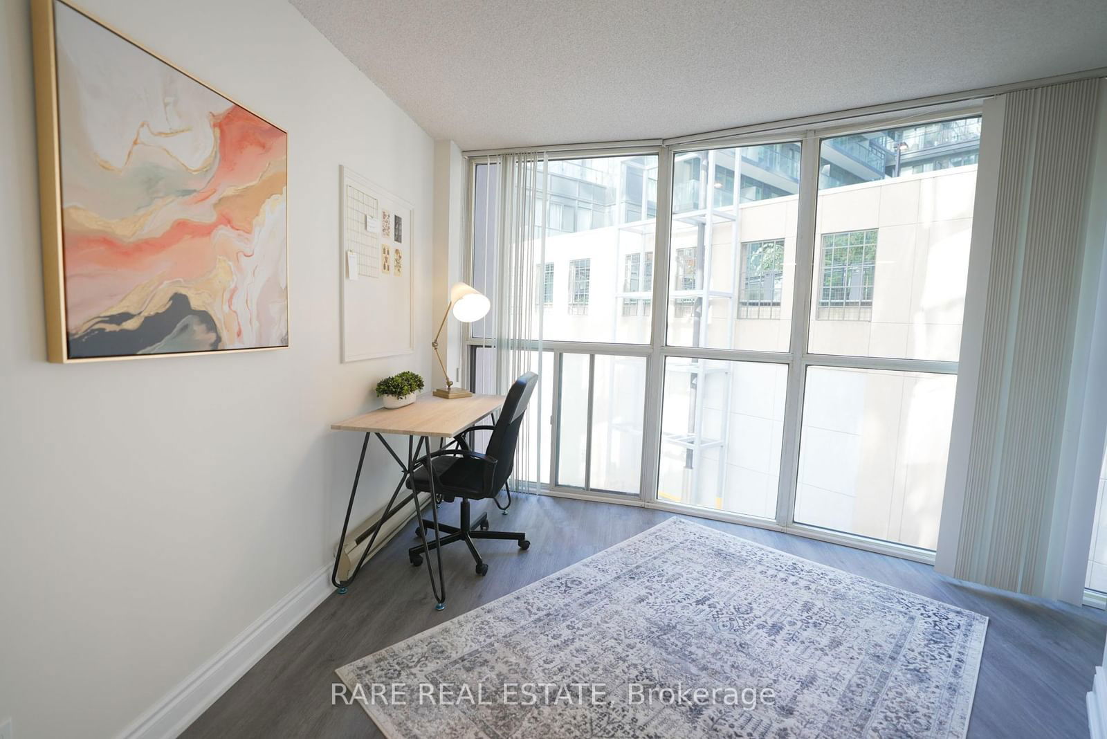 24 Wellesley St S, unit 203 for sale