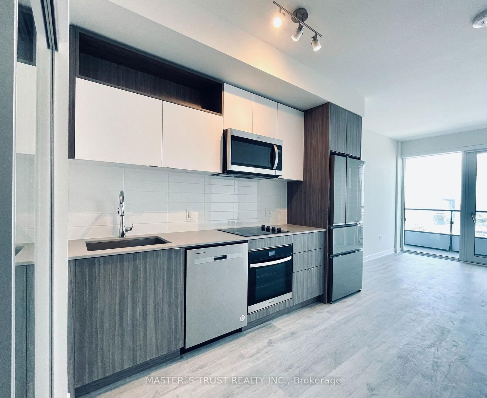 70 Princess St, unit 2806 for rent