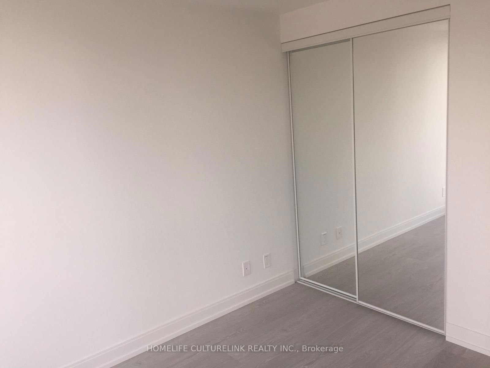 181 Dundas St E, unit 5215 for rent