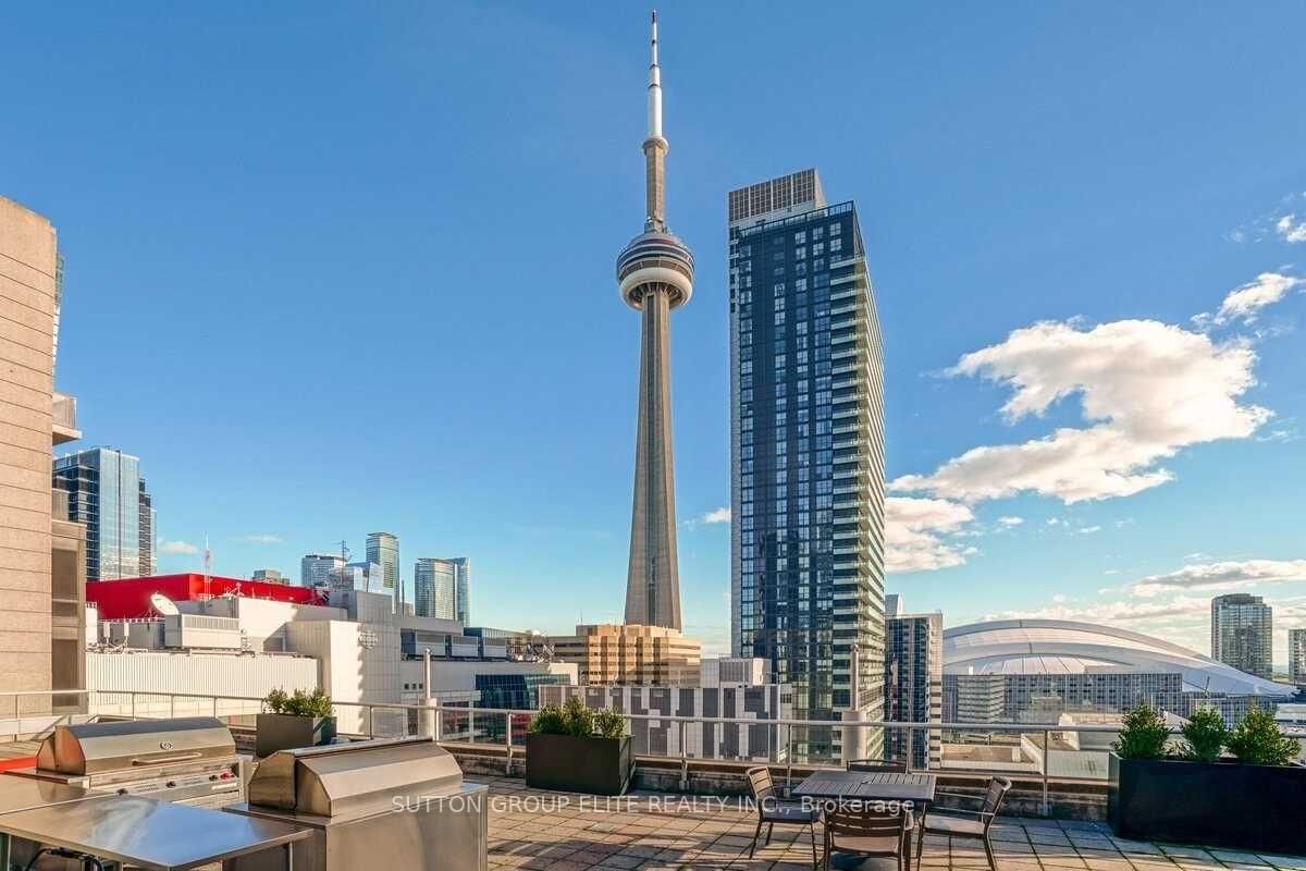 250 Wellington St W, unit 636 for sale