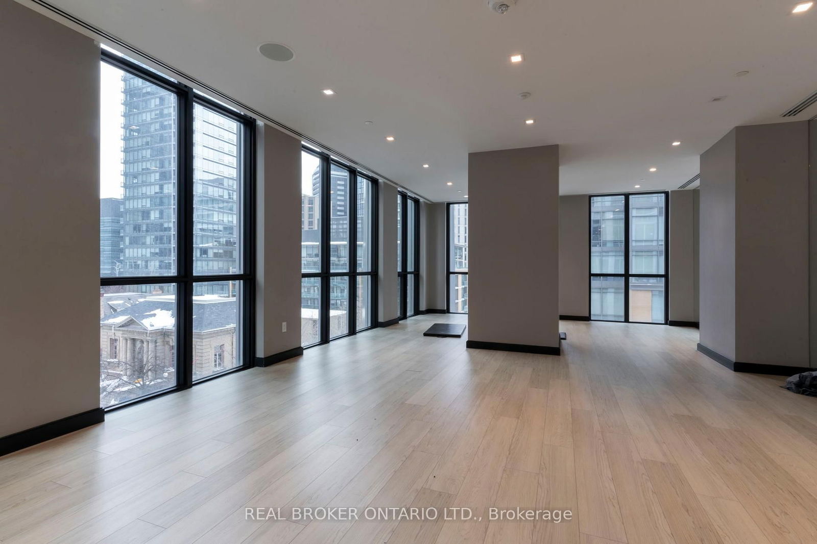 1 Yorkville Ave, unit 5505 for rent