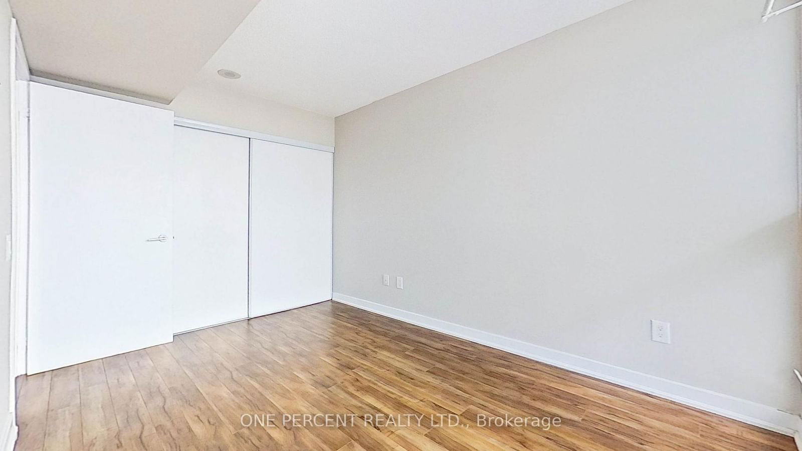 19 Singer Crt, unit 606 for rent