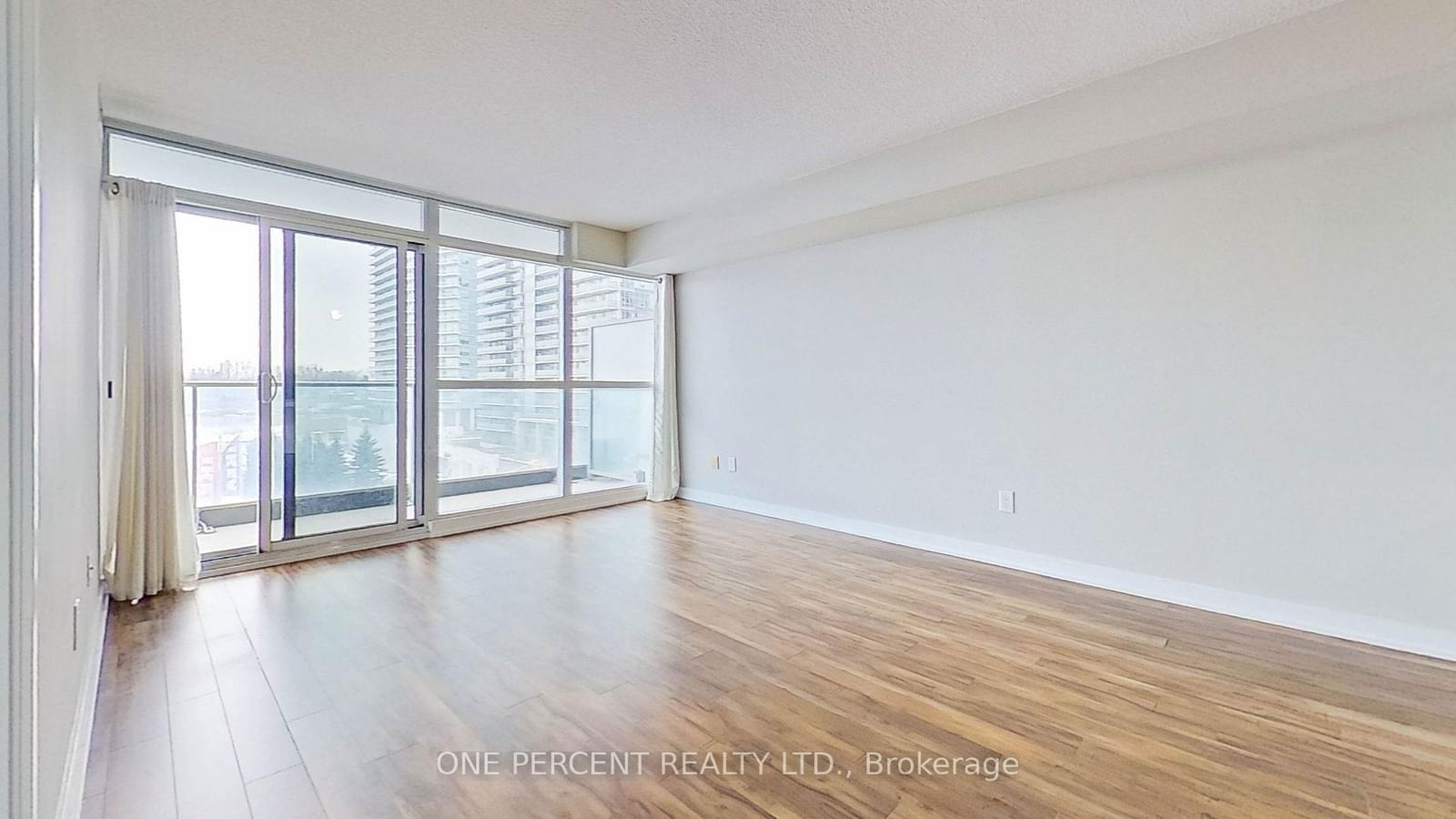 19 Singer Crt, unit 606 for rent