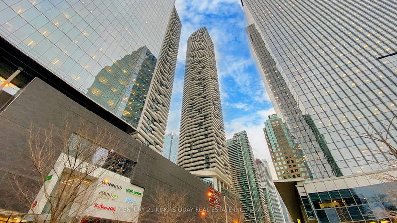 88 Harbour St, unit 4204 for sale