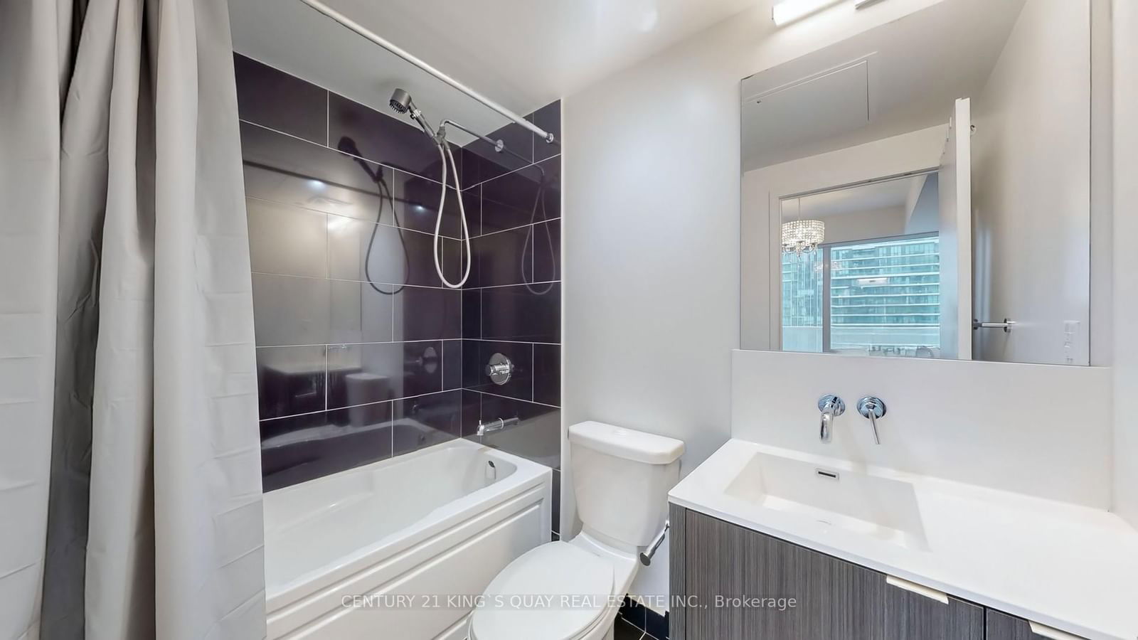 88 Harbour St, unit 4204 for sale