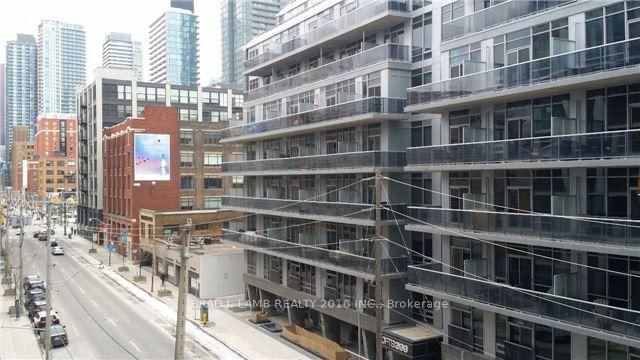 39 Brant St, unit 618 for rent