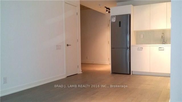 39 Brant St, unit 618 for rent