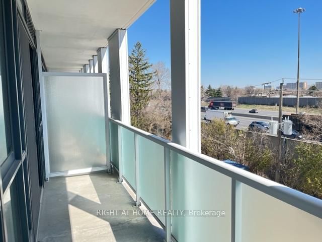 188 Fairview Mall Dr, unit 318 for rent