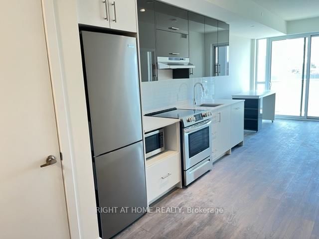 188 Fairview Mall Dr, unit 318 for rent