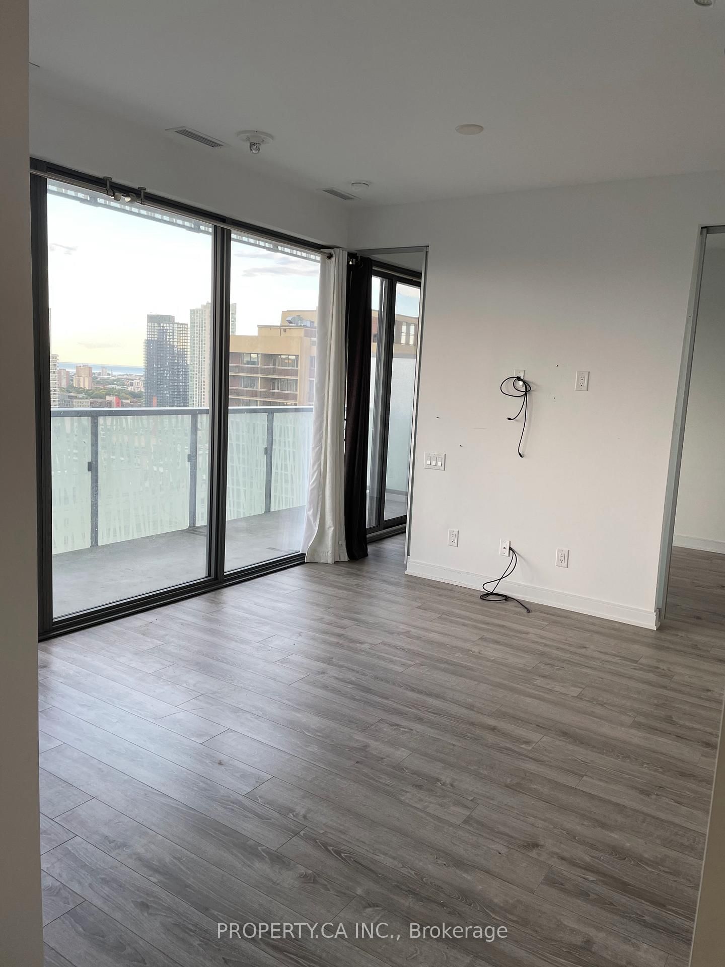 50 Charles St E, unit 2115 for rent