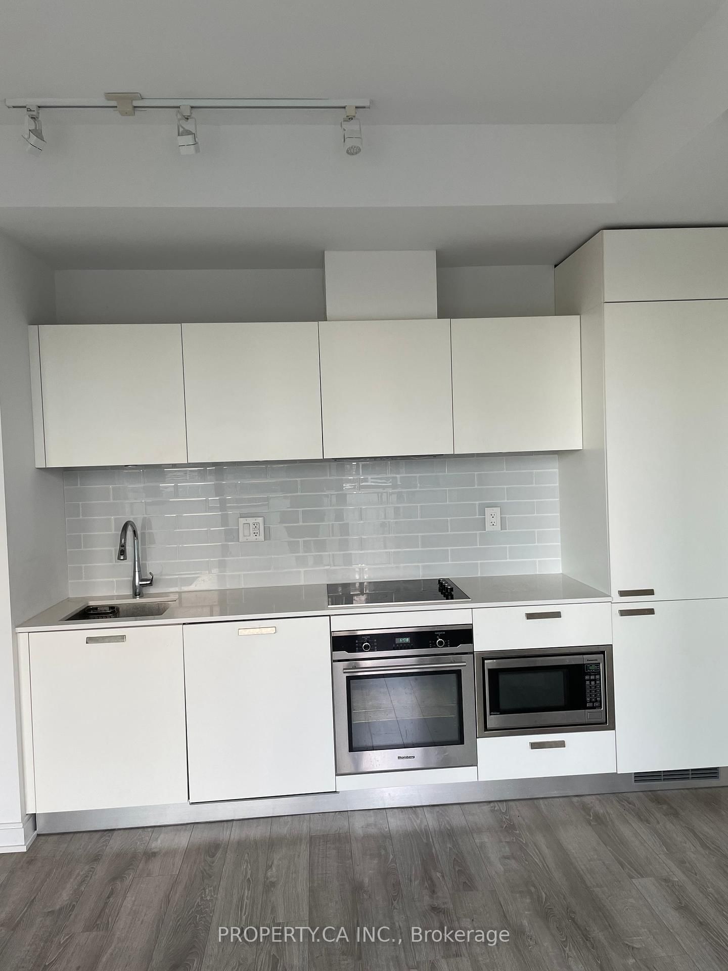 50 Charles St E, unit 2115 for rent