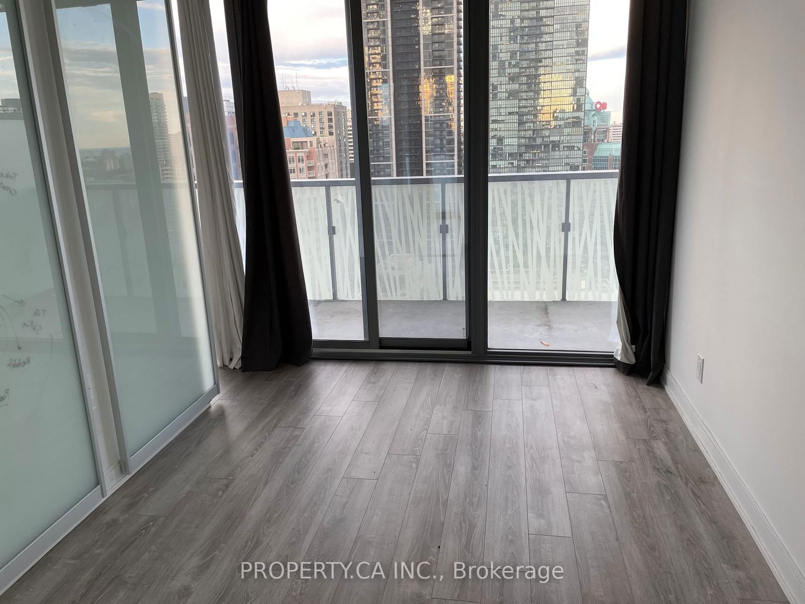 50 Charles St E, unit 2115 for rent