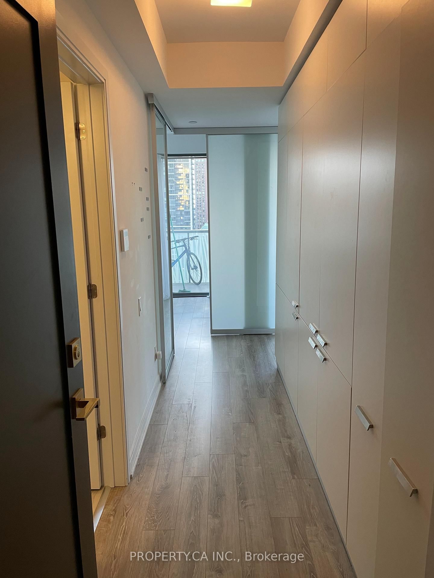 50 Charles St E, unit 2115 for rent