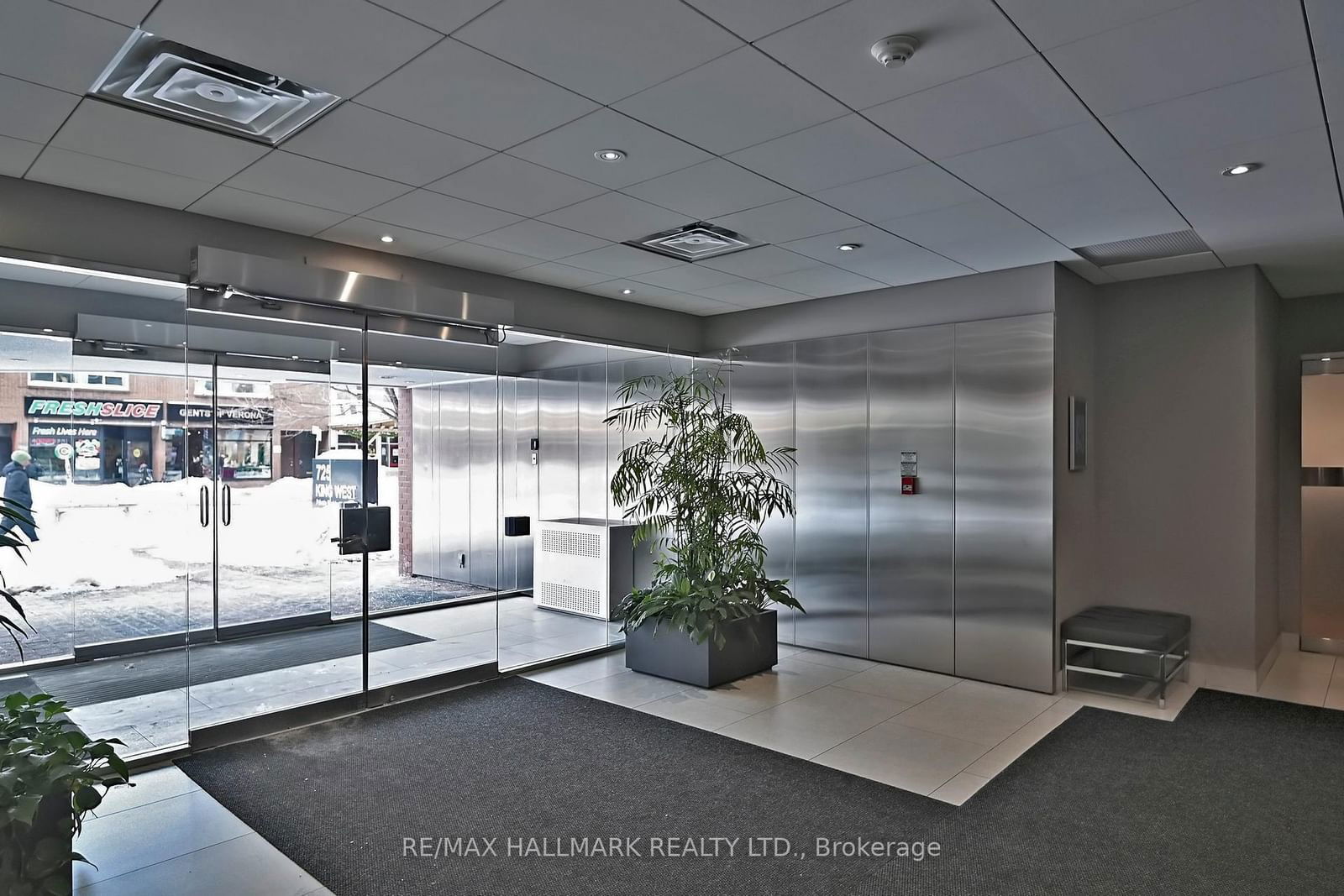 725 King St W, unit 311 for rent