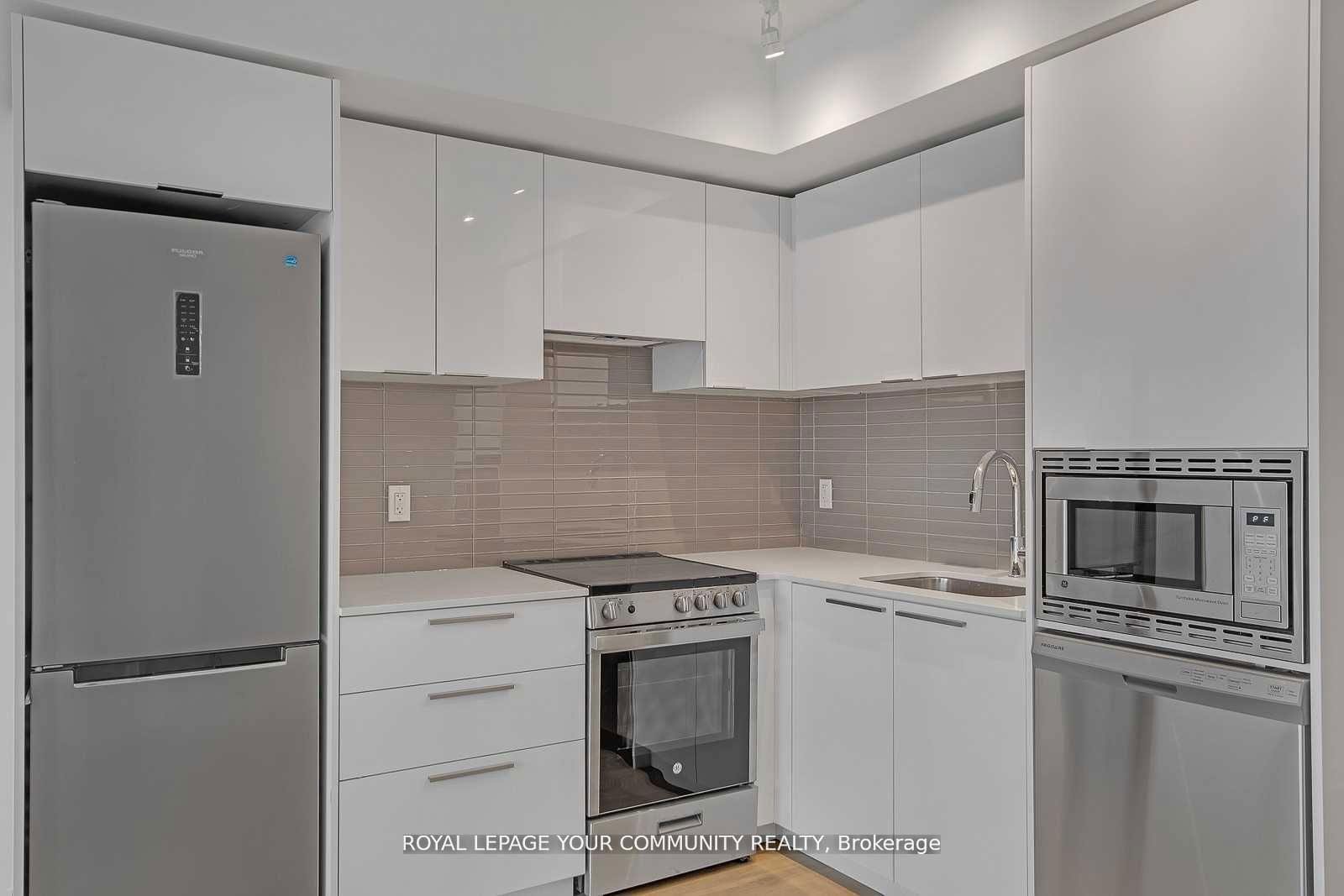 501 Yonge St, unit 4910 for rent