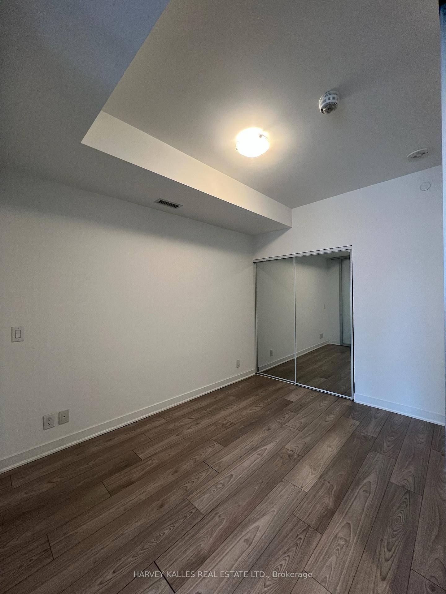 120 Parliament St, unit 2013 for rent