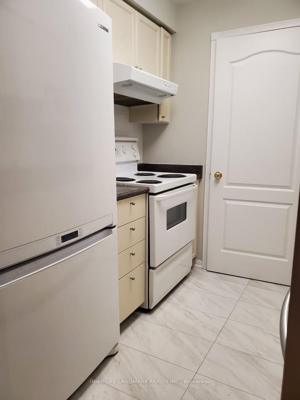 28 Sommerset Way, unit 1205 for rent