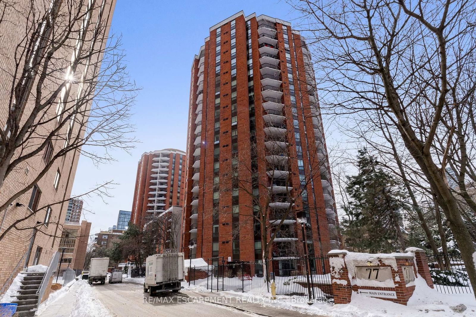 77 Maitland Pl, unit 1709 for rent