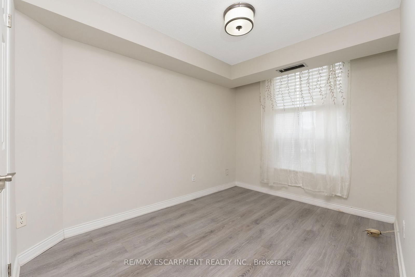 77 Maitland Pl, unit 1709 for rent