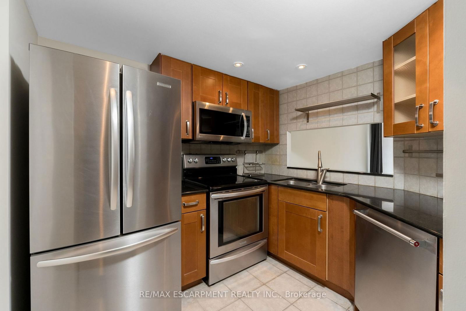 77 Maitland Pl, unit 1709 for rent