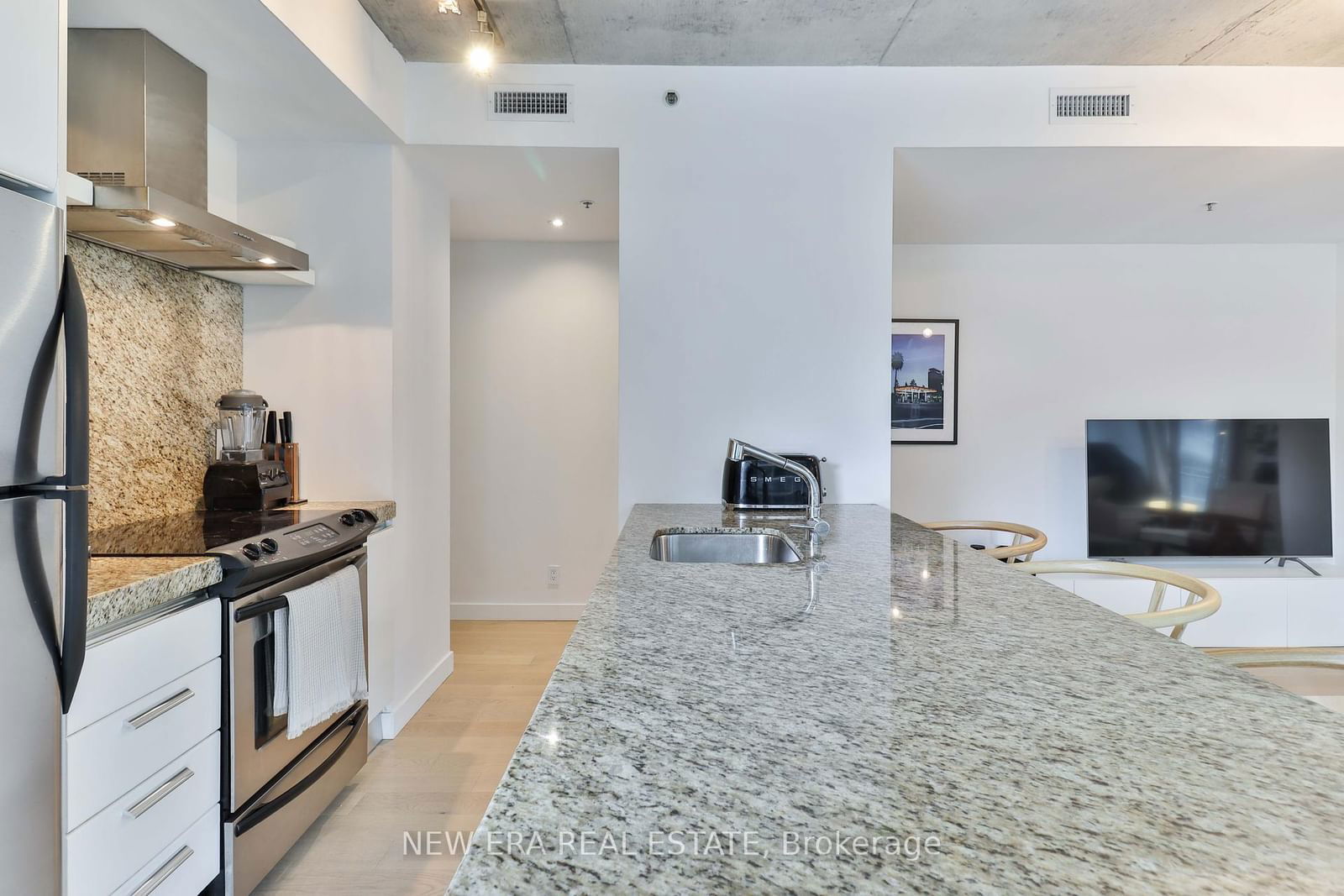 75 Portland St, unit 423 for sale