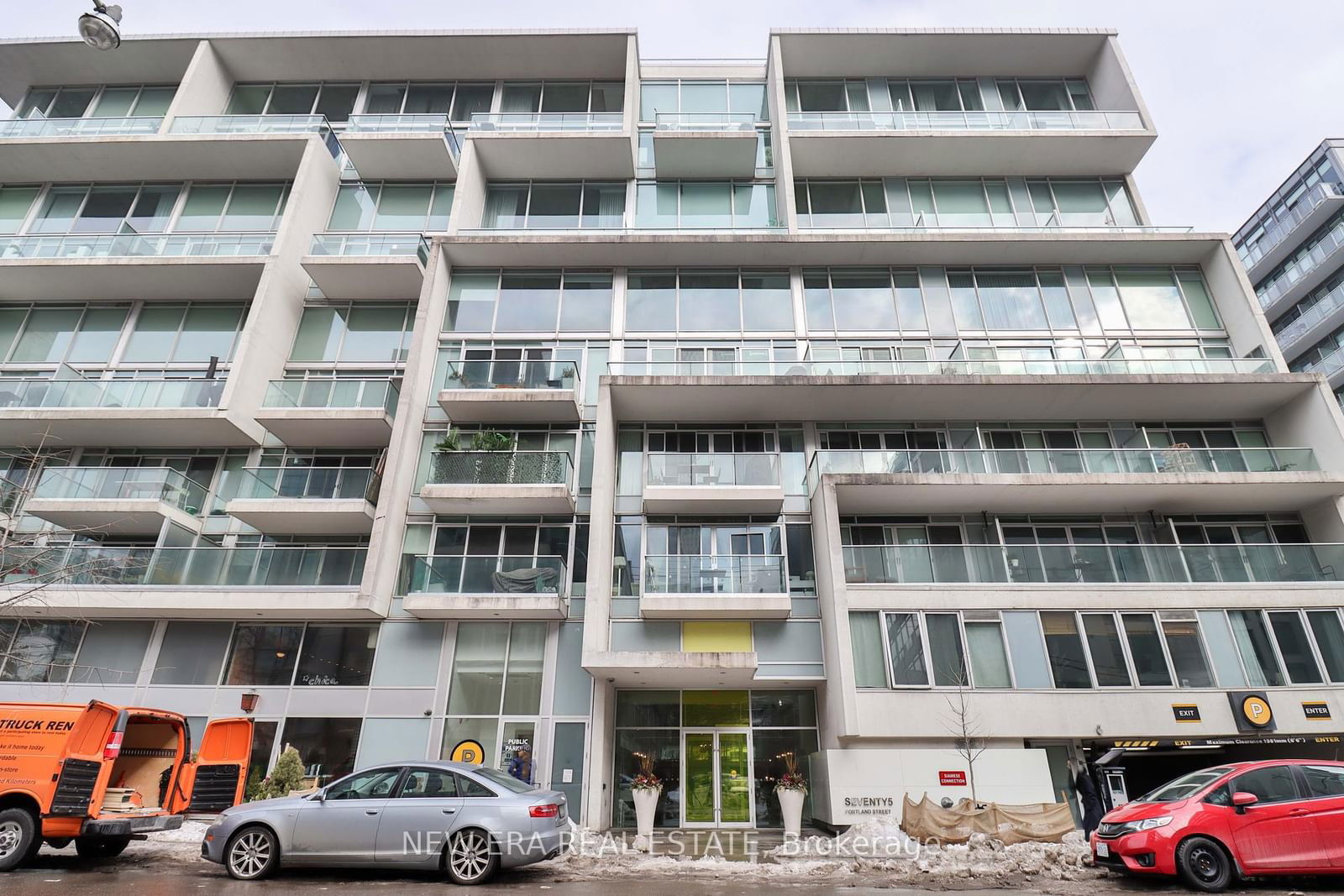 75 Portland St, unit 423 for sale