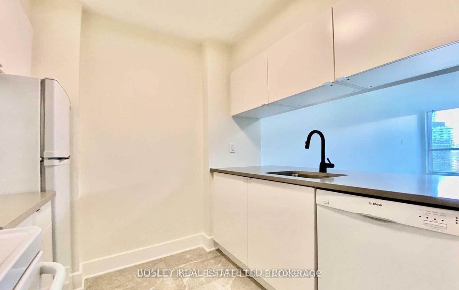 44 St Joseph St, unit 1107 for rent