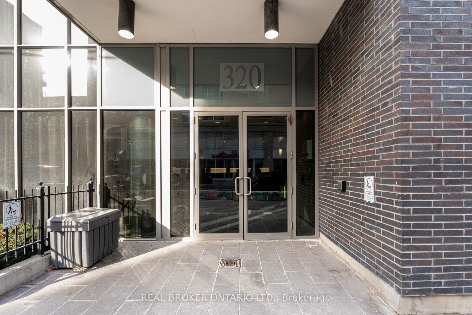 320 Richmond St E, unit 1516 for sale