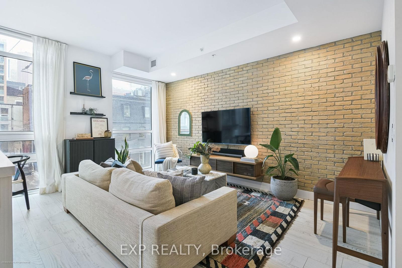 39 Sherbourne St, unit 202 for sale