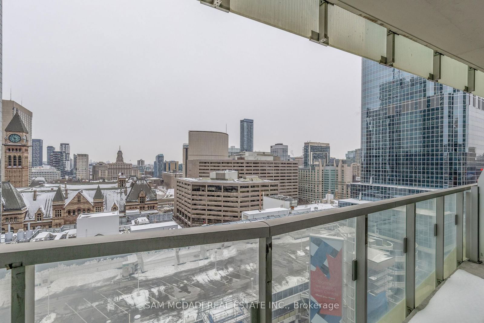 197 Yonge St, unit 1410 for rent