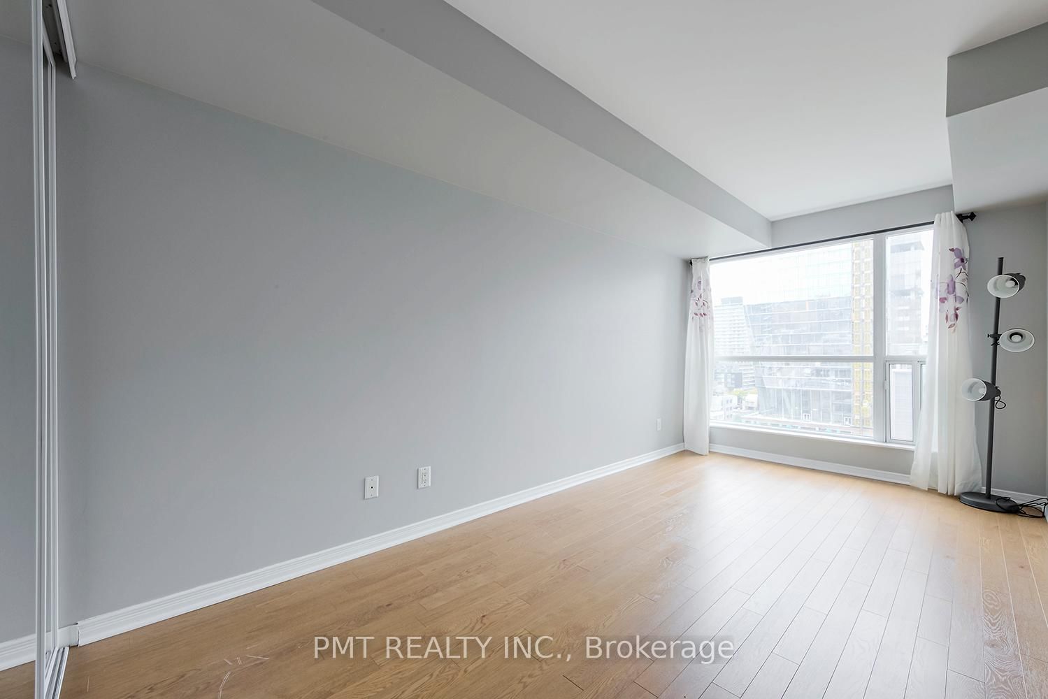 230 King St, unit 1403 for rent