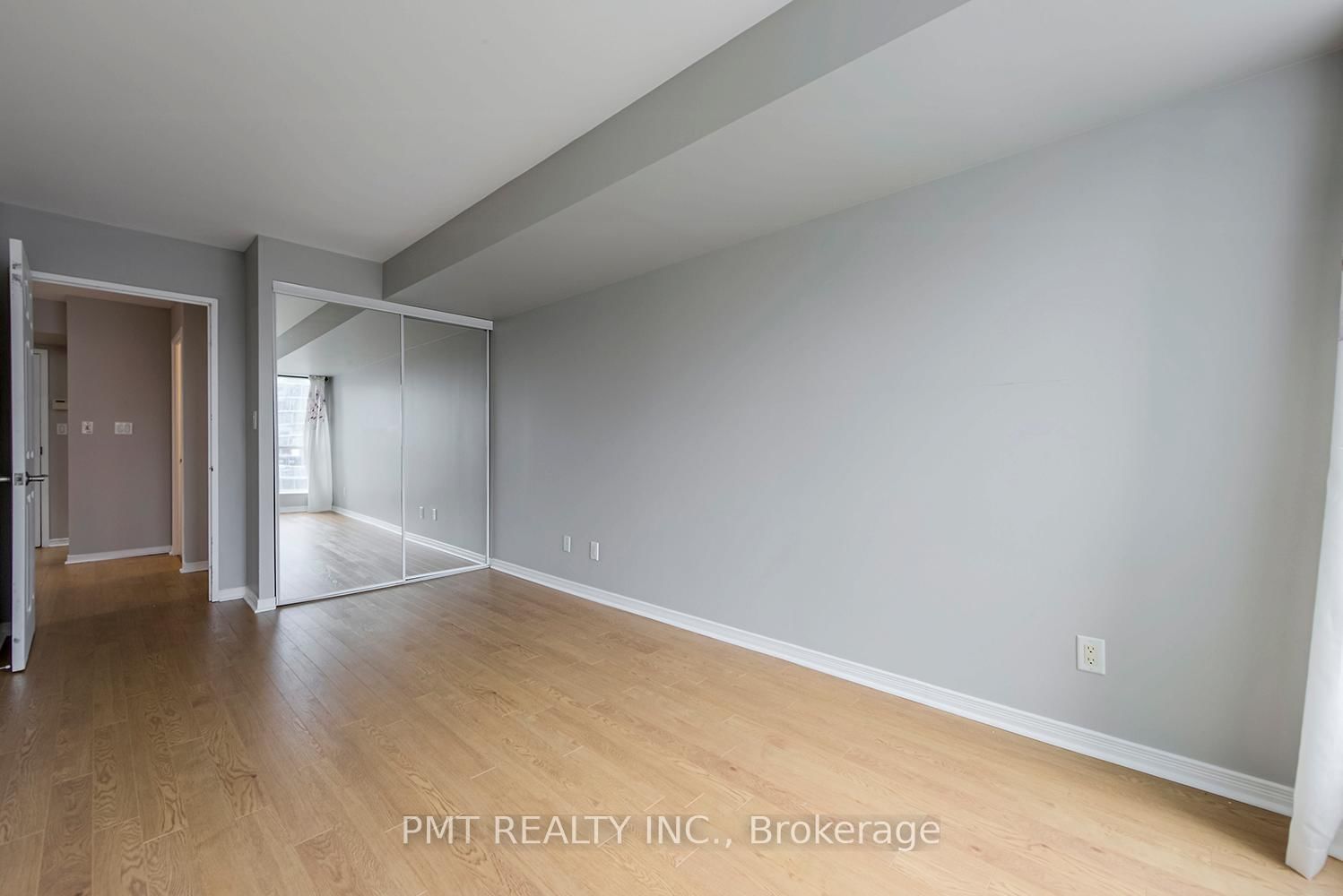 230 King St, unit 1403 for rent