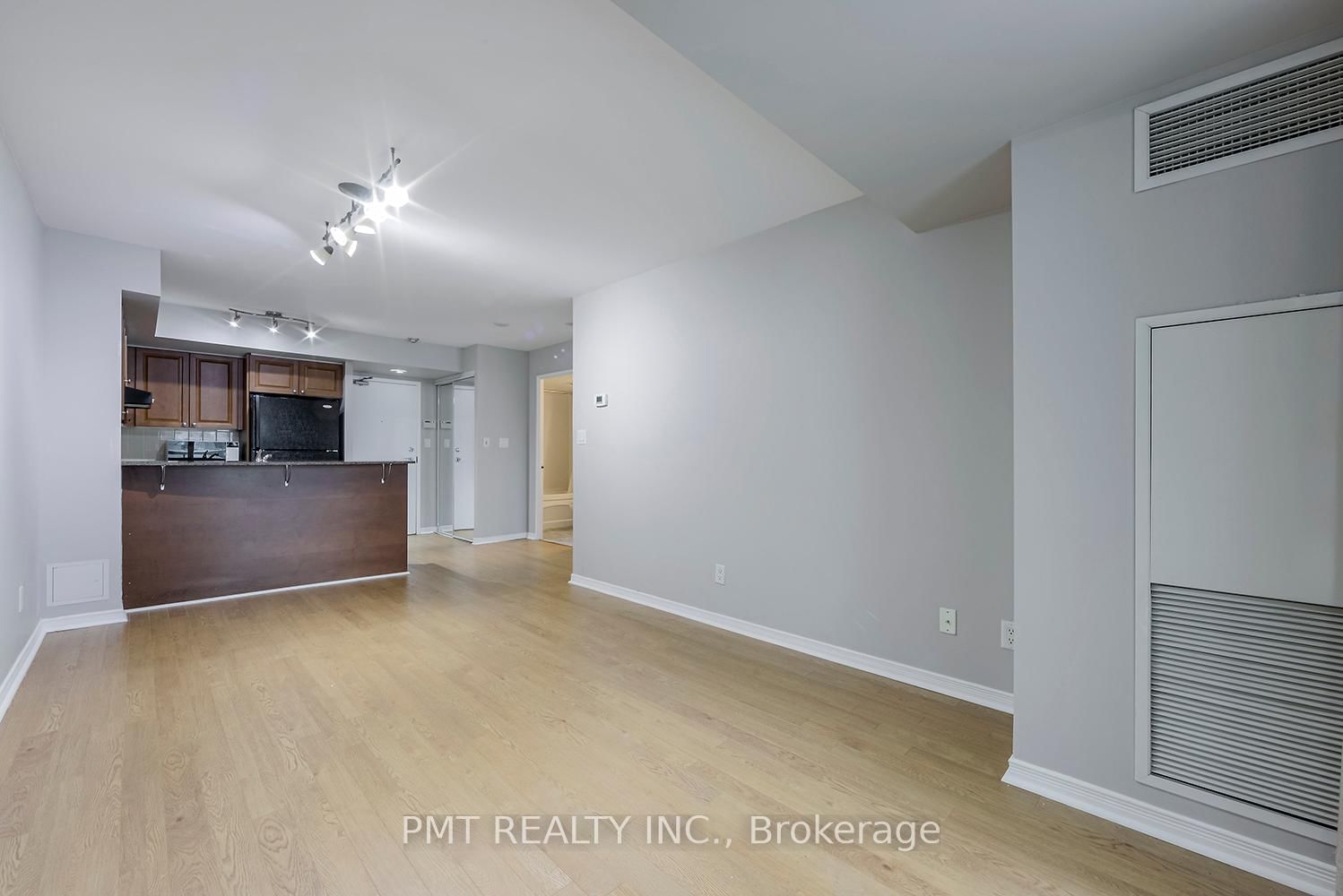 230 King St, unit 1403 for rent