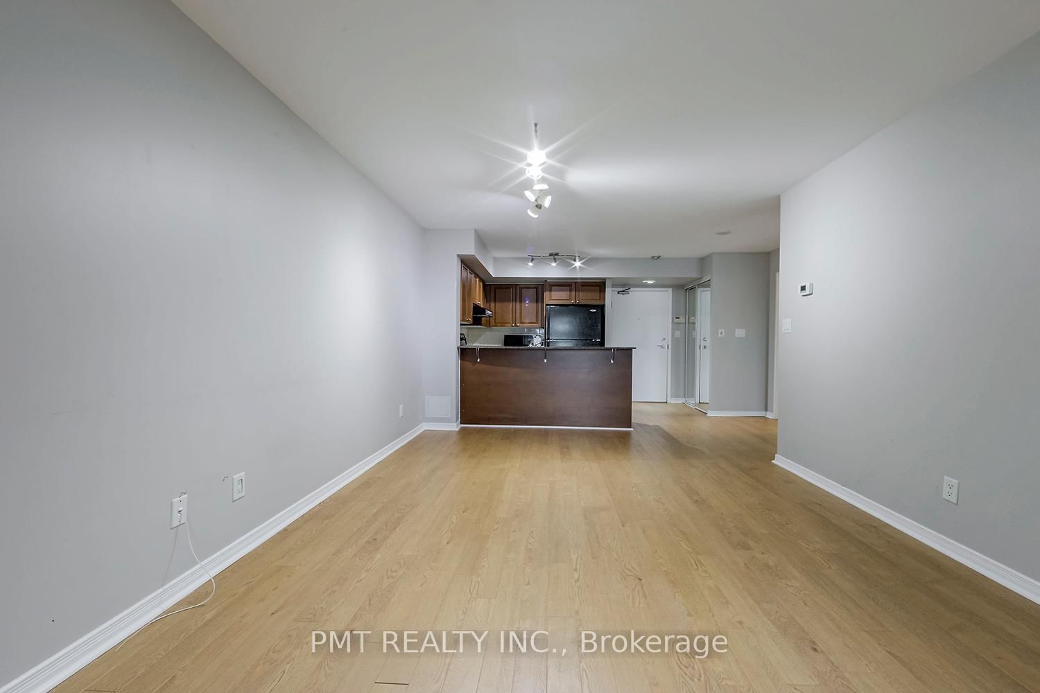 230 King St, unit 1403 for rent