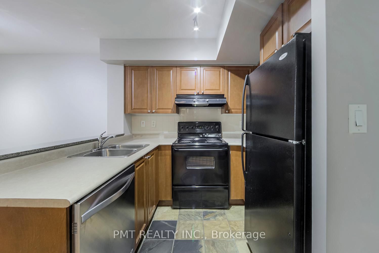 230 King St, unit 1403 for rent