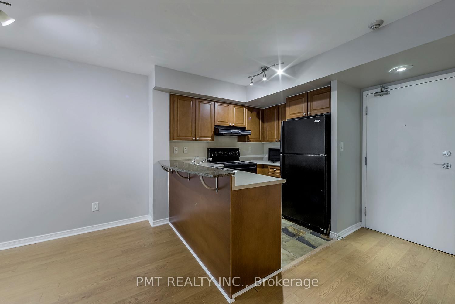 230 King St, unit 1403 for rent