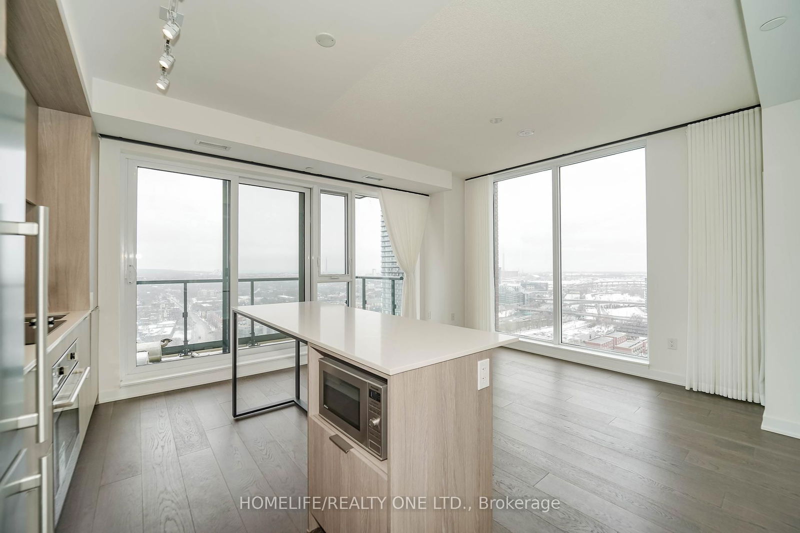 130 River St, unit 2002 for sale