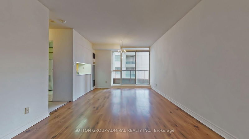 736 Bay St, unit 2807 for rent