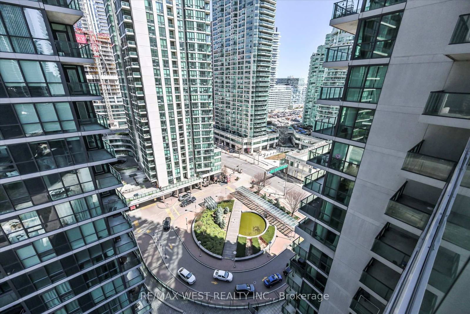 33 Bay St, unit 1504 for sale