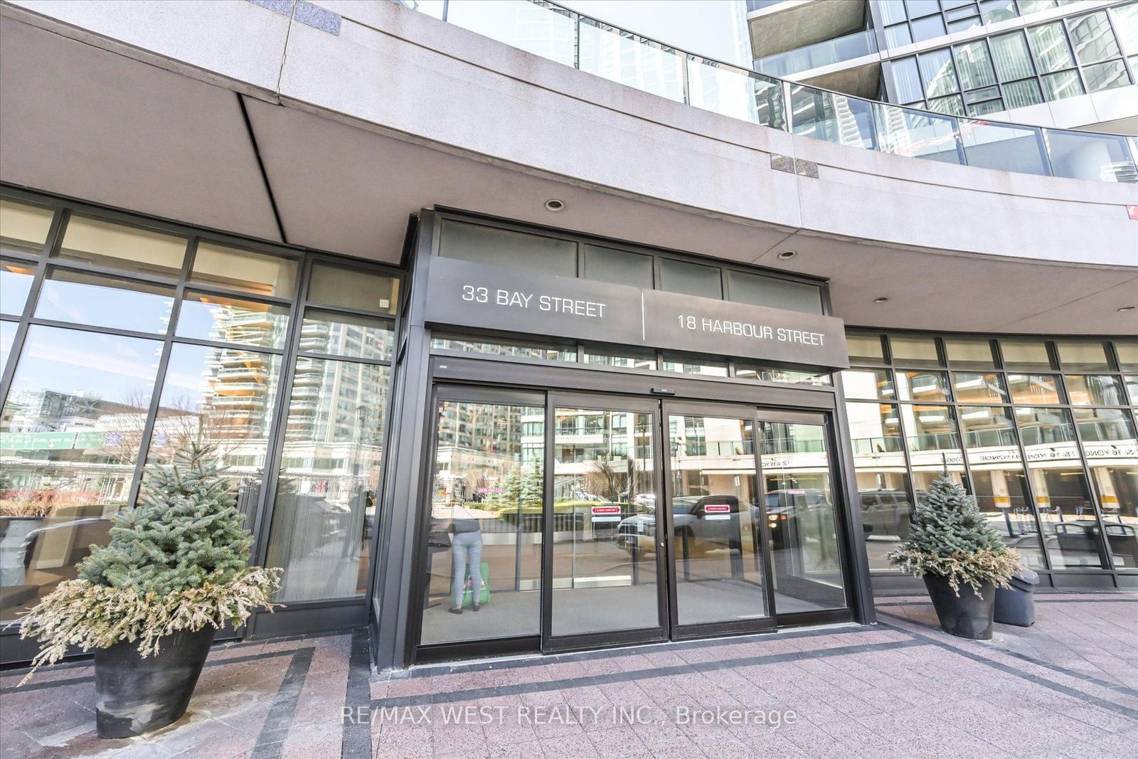 33 Bay St, unit 1504 for sale