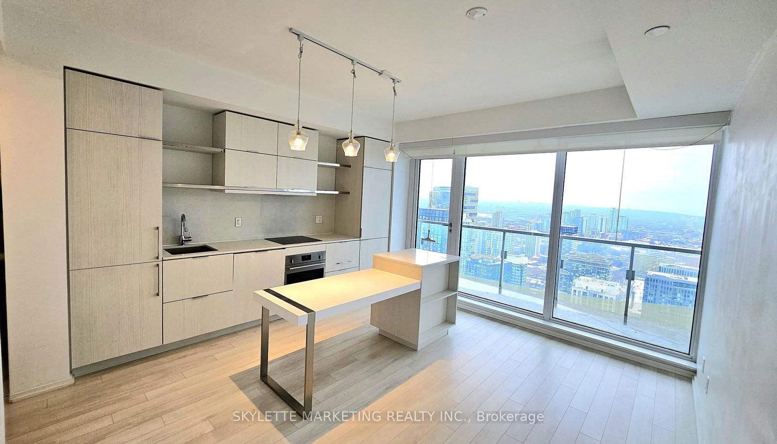 197 Yonge St, unit 4204 for rent