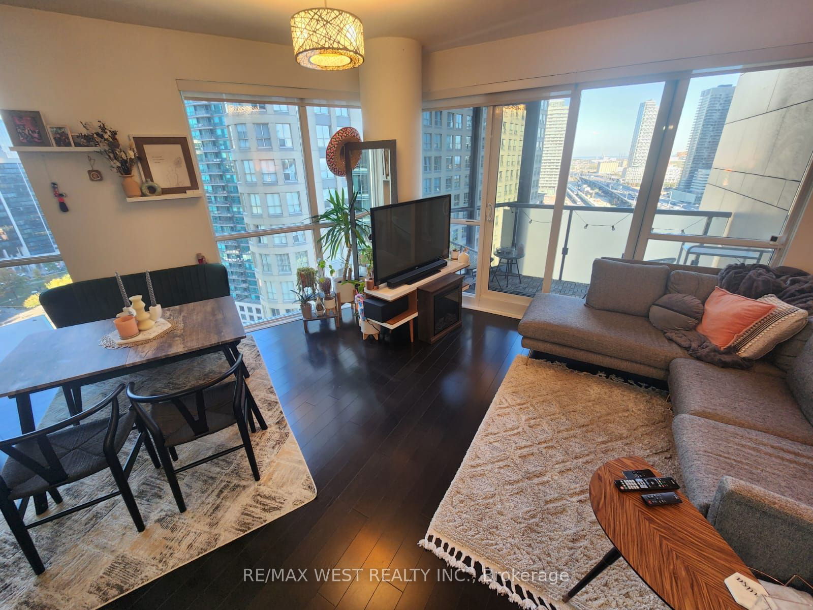 1 The Esplanade Ave, unit 1906 for sale