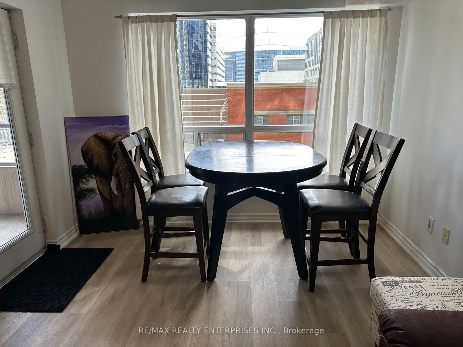 250 Wellington St W, unit 436 for rent