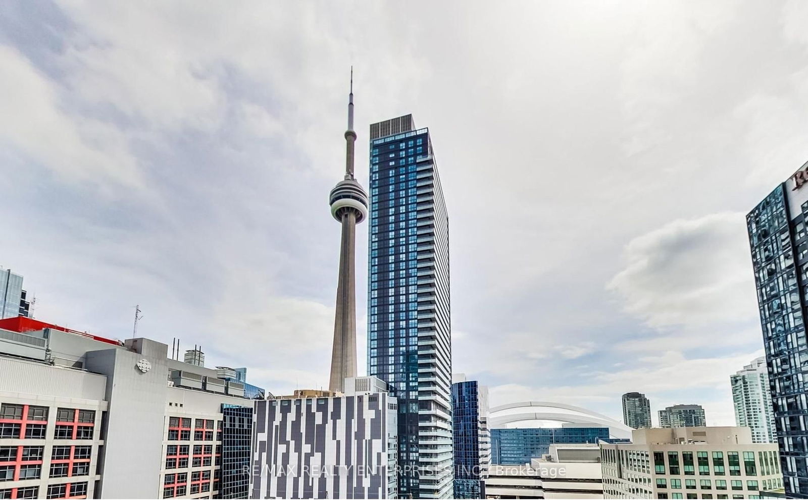 250 Wellington St W, unit 436 for rent