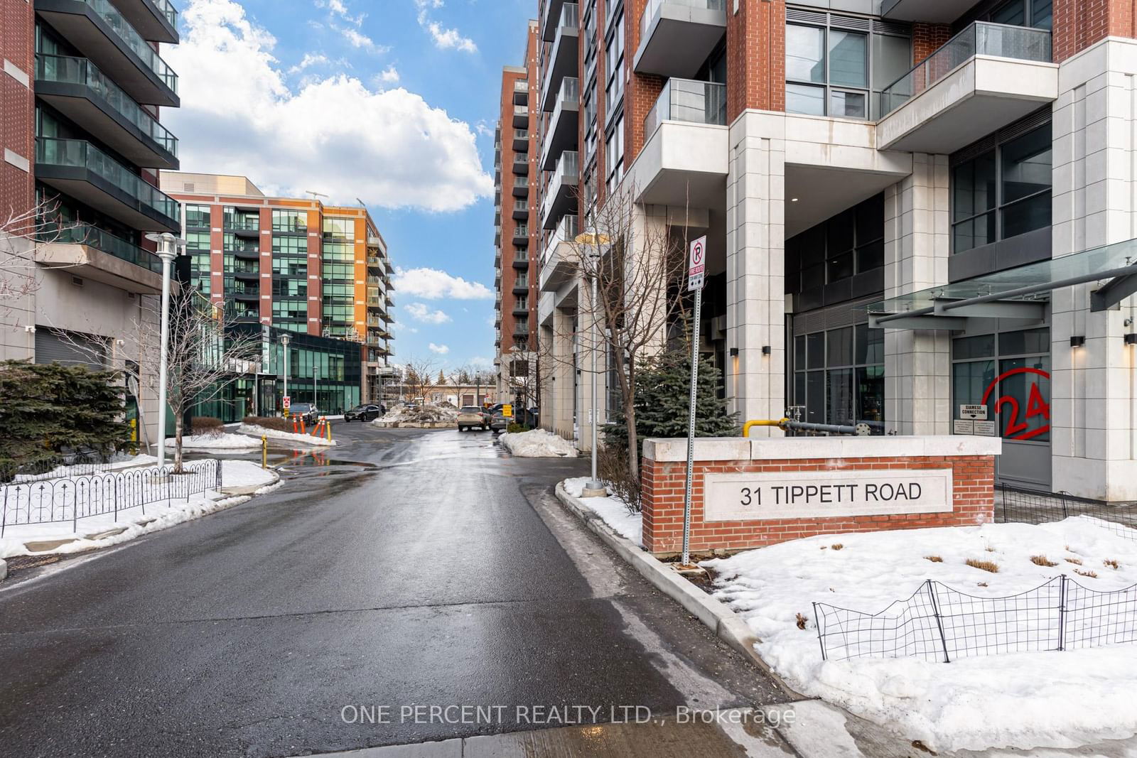 31 Tippett Rd, unit 660 for rent