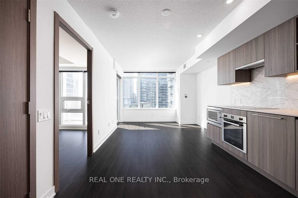 19 Bathurst St, unit 615 for rent