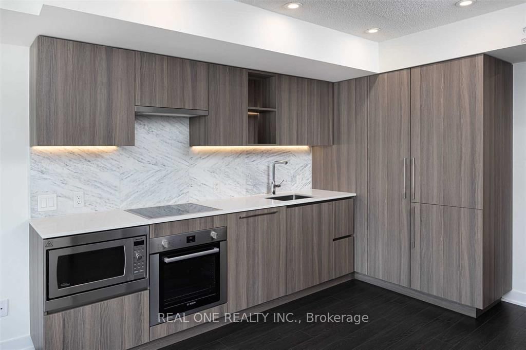 19 Bathurst St, unit 615 for rent