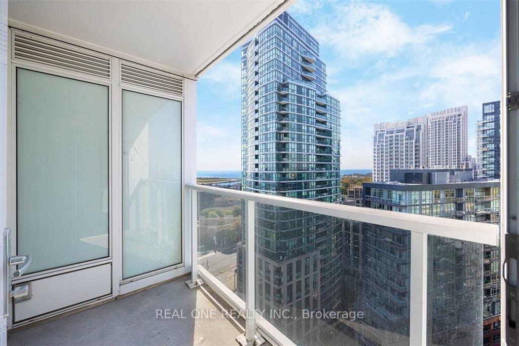 19 Bathurst St, unit 615 for rent