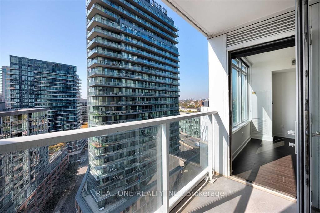 19 Bathurst St, unit 615 for rent