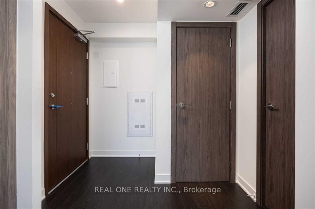 19 Bathurst St, unit 615 for rent